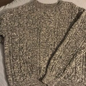 Structure sweater